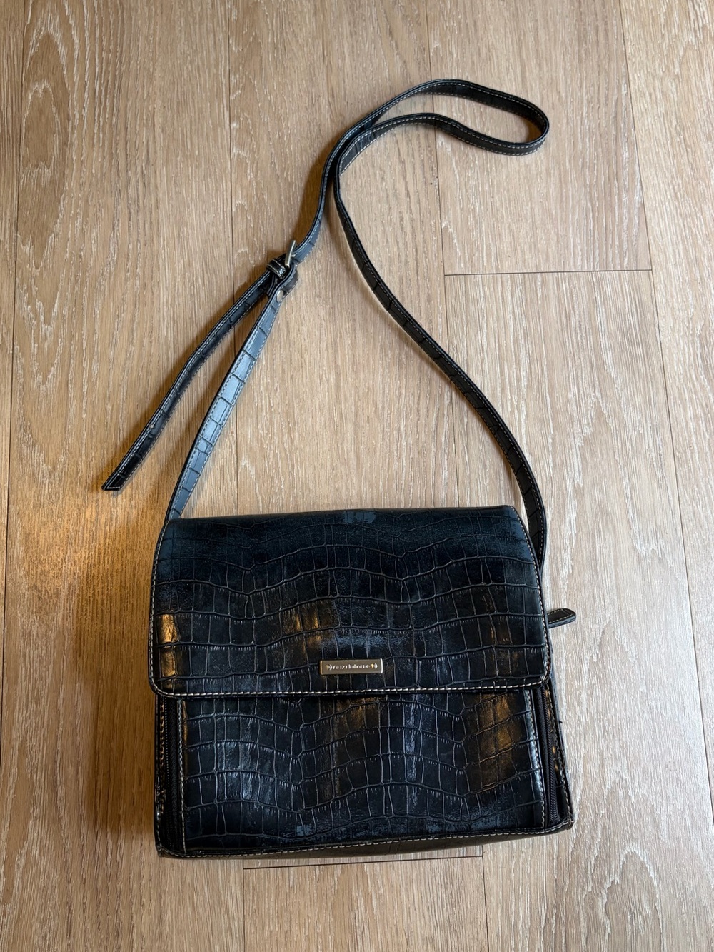 Y2K Liz Claiborne Croc-Embossed Leather Crossbody Bag - Dark Blue/Black